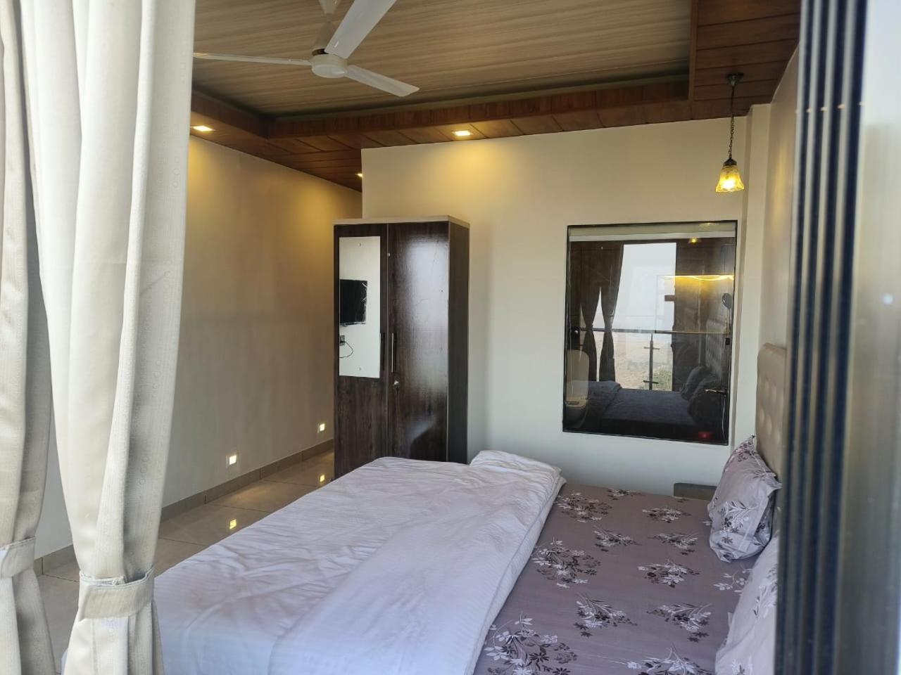 The Grange Lake View Panchgani Esterno foto