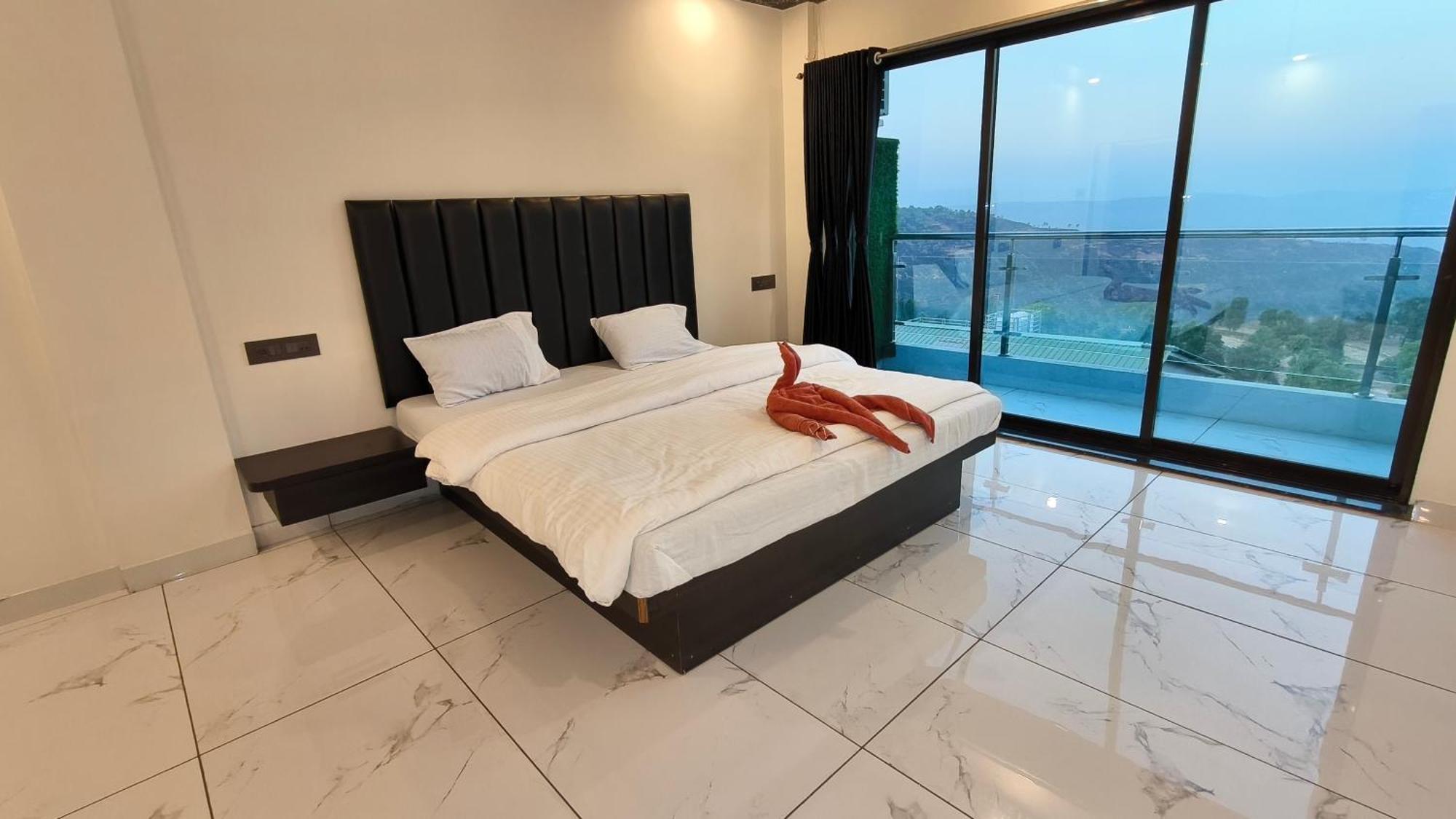 The Grange Lake View Panchgani Camera foto